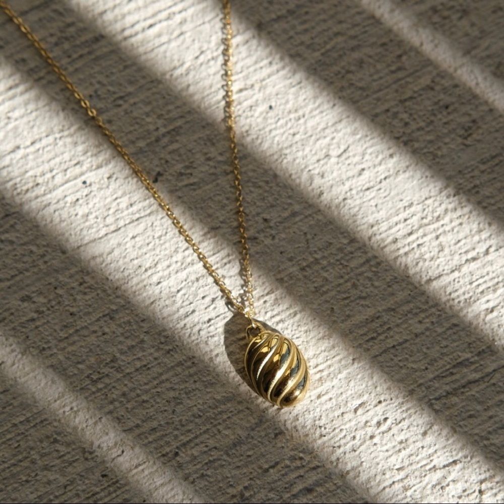 18K Thick Gold Plated Croissant Necklace